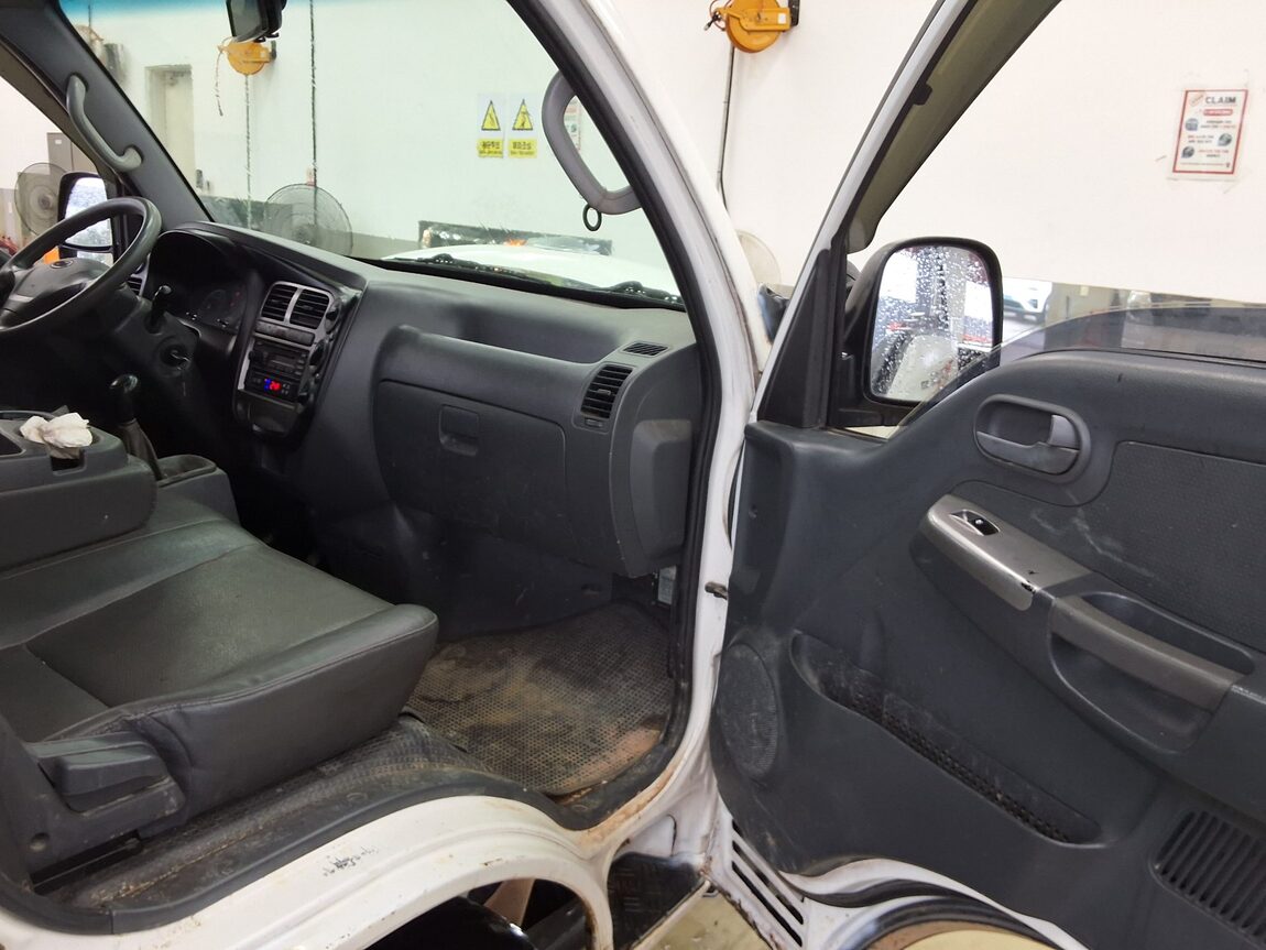 KIA BONGO III CARGO FREEZER BOX TRUCK 1 TON KING CAB 2011 - zdjęcie 11