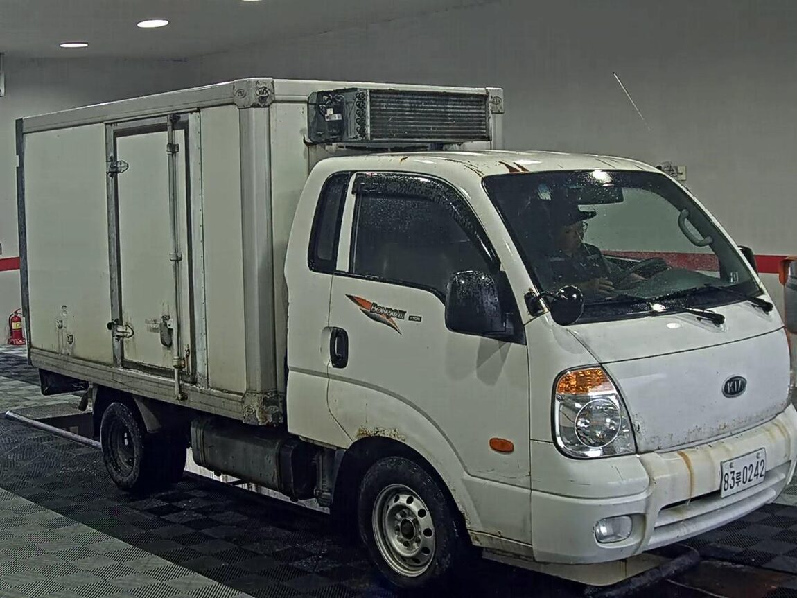 KIA BONGO III CARGO FREEZER BOX TRUCK 1 TON KING CAB 2011 - zdjęcie 3