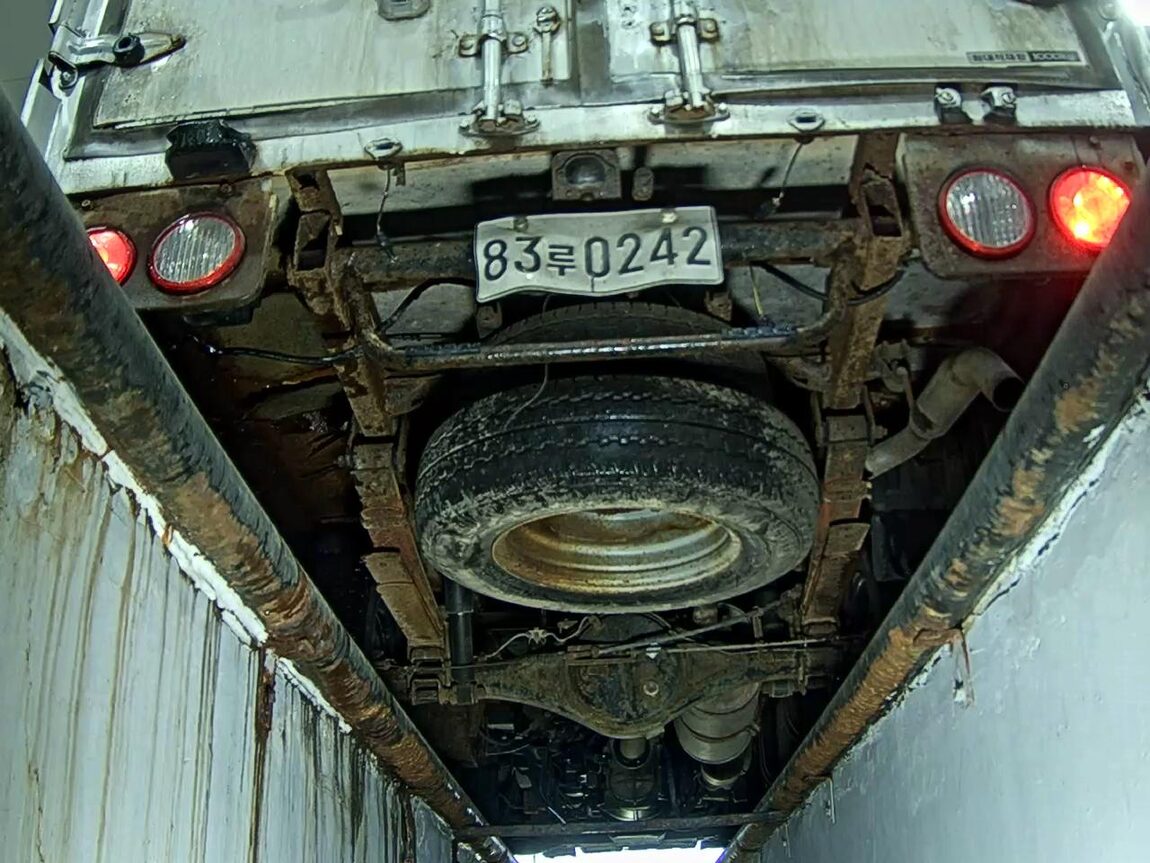 KIA BONGO III CARGO FREEZER BOX TRUCK 1 TON KING CAB 2011 - zdjęcie 8