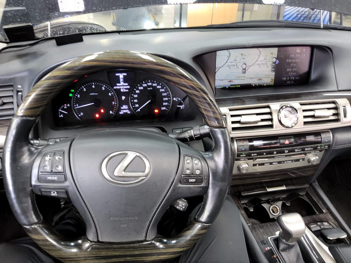LEXUS LS (4TH GEN) 460 AWD 2013 - zdjęcie 17