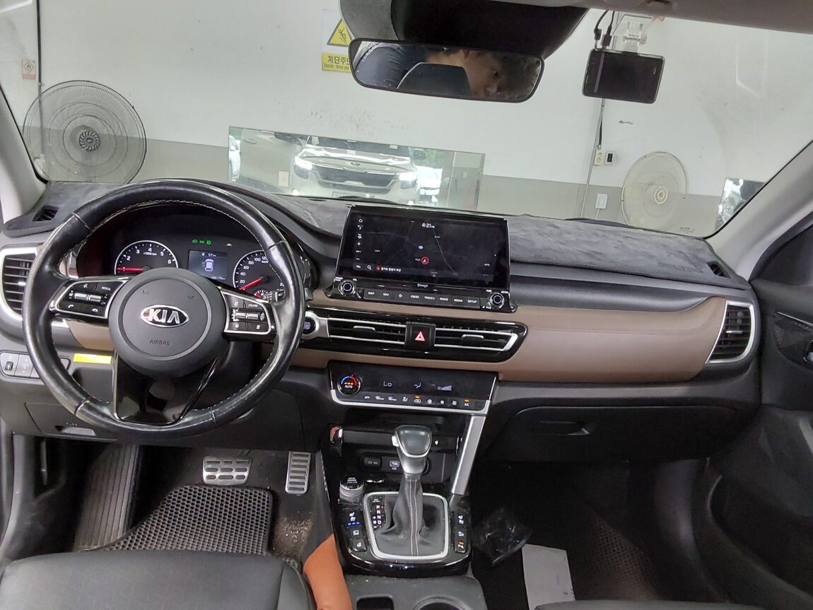 KIA SELTOS 1.6 GASOLINE 2WD NOBLESSE 2020 - zdjęcie 11