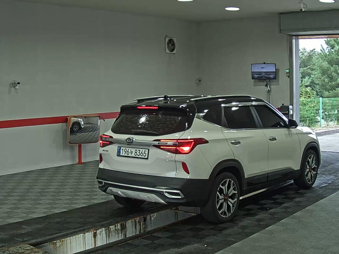 KIA SELTOS 1.6 GASOLINE 2WD NOBLESSE 2020 - zdjęcie 5