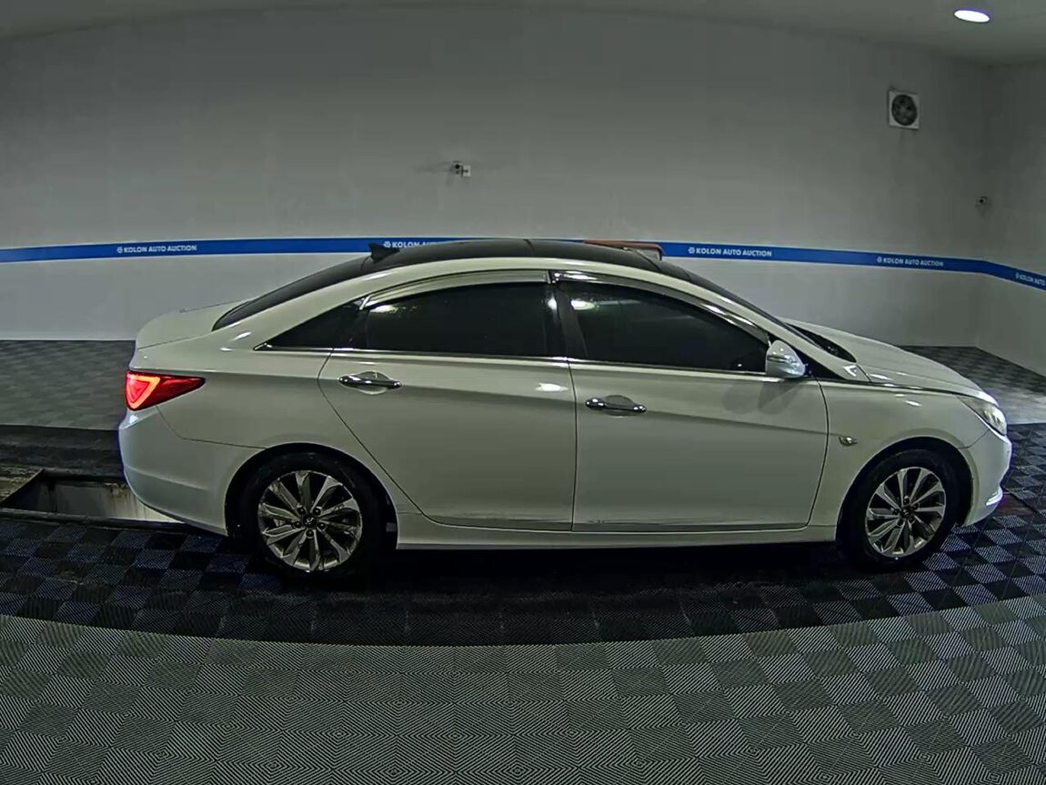 HYUNDAI SONATA THE BRILLIANT LPi RENTAL CAR PREMIUM SPECIAL 2014 - zdjęcie 4