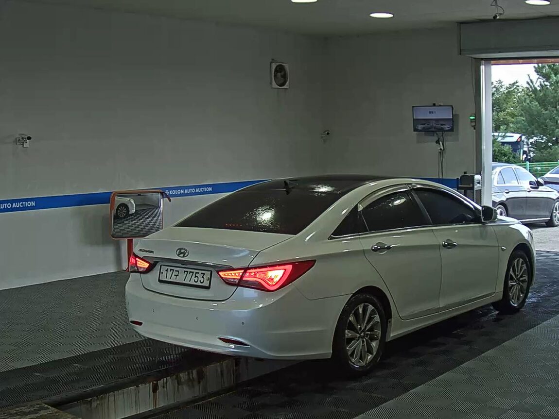 HYUNDAI SONATA THE BRILLIANT LPi RENTAL CAR PREMIUM SPECIAL 2014 - zdjęcie 5