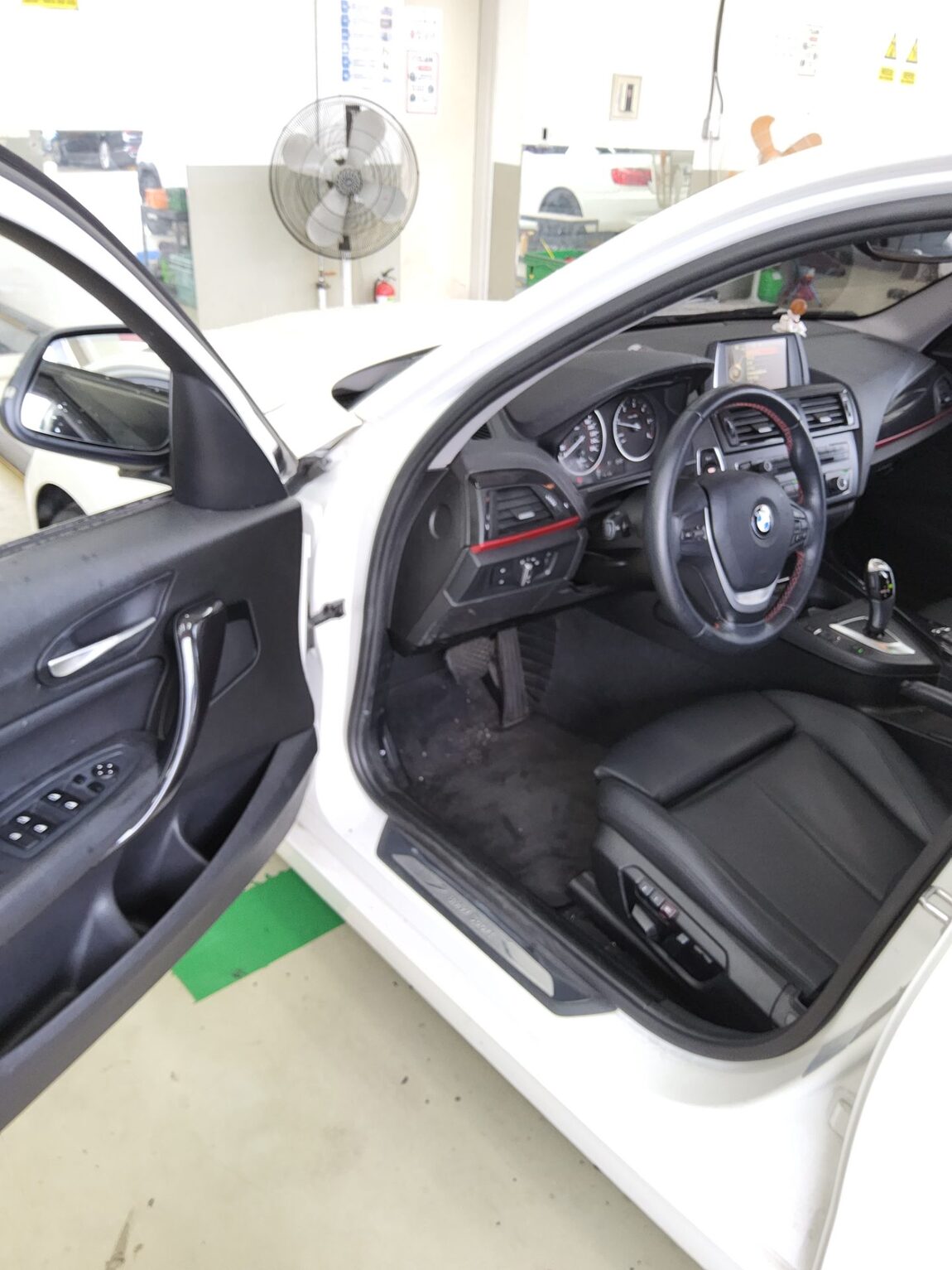 BMW 1 SERIES (2ND GEN) 5-DOOR 118d SPORTS 2015 - zdjęcie 10