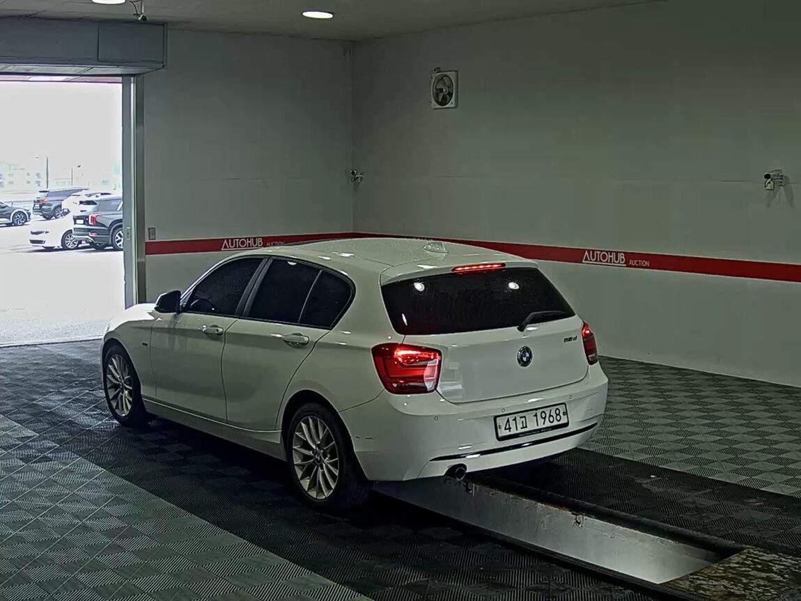 BMW 1 SERIES (2ND GEN) 5-DOOR 118d SPORTS 2015 - zdjęcie 6