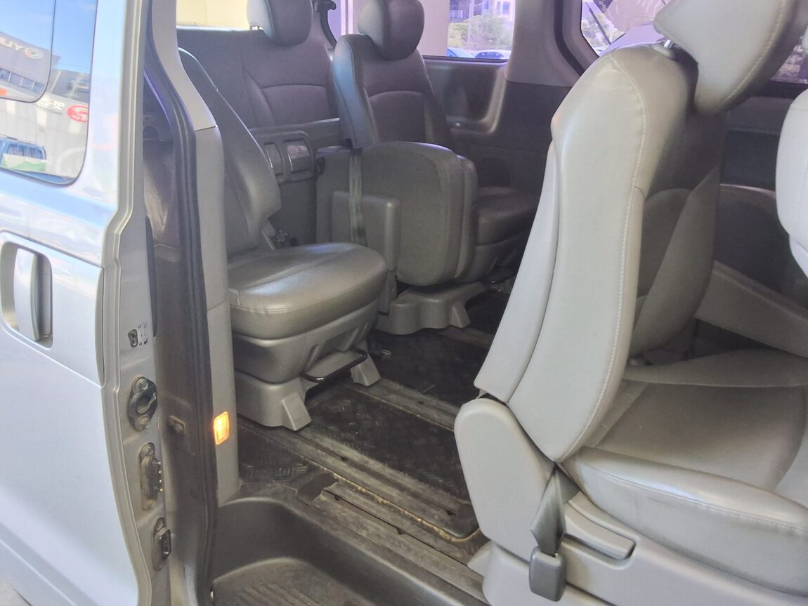 HYUNDAI THE NEW GRAND STAREX 12-SEATER DIESEL SMART 2020 - zdjęcie 13