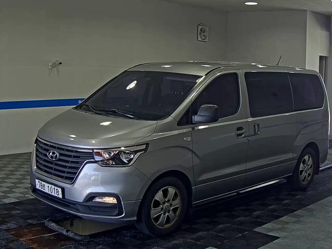 HYUNDAI THE NEW GRAND STAREX 12-SEATER DIESEL SMART 2020 - zdjęcie 2