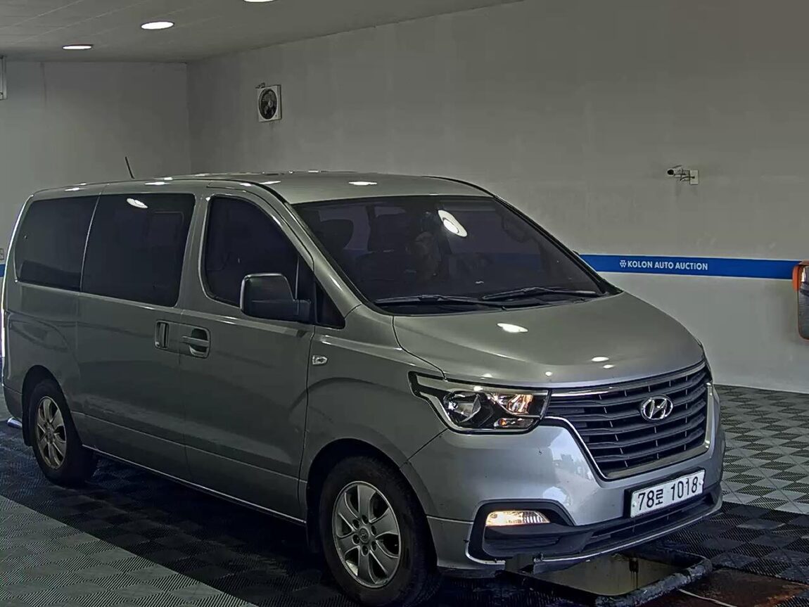 HYUNDAI THE NEW GRAND STAREX 12-SEATER DIESEL SMART 2020 - zdjęcie 3