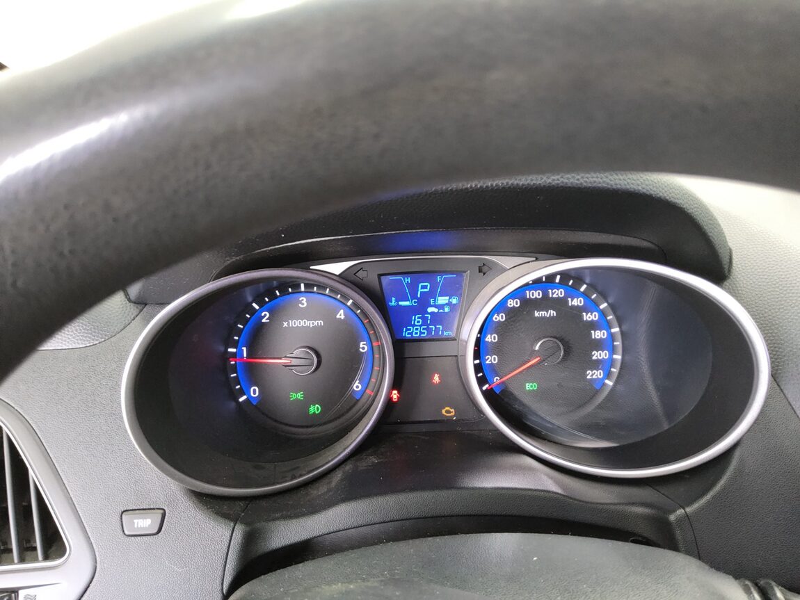 HYUNDAI NEW TUCSON ix DIESEL R2.0 2WD SMART 2015 - zdjęcie 9