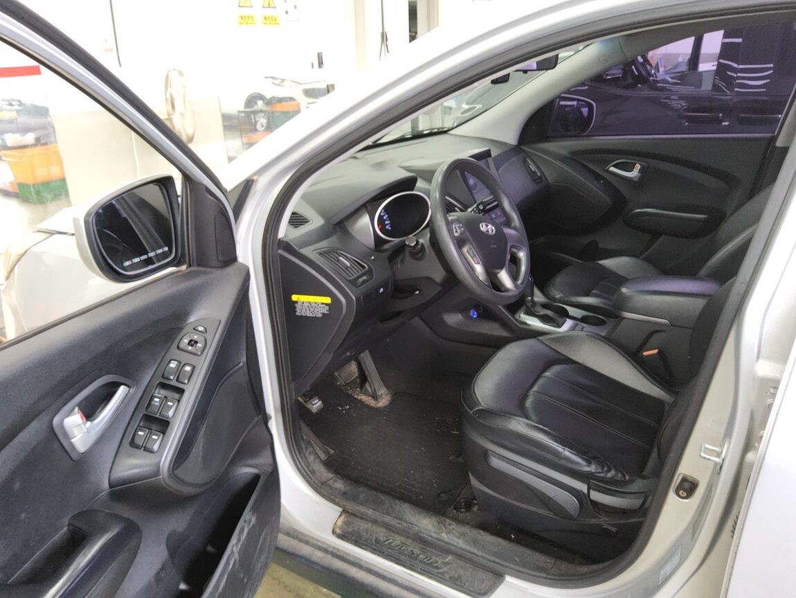 HYUNDAI NEW TUCSON ix DIESEL R2.0 2WD SMART 2015 - zdjęcie 10