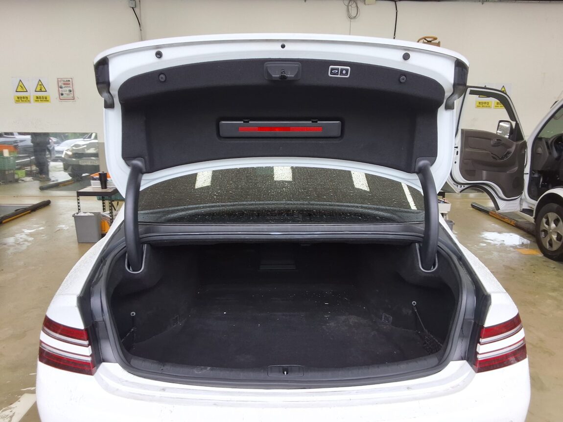 GENESIS THE ALL NEW G80 DIESEL 2.2 AWD BASE MODEL 2022 - zdjęcie 15