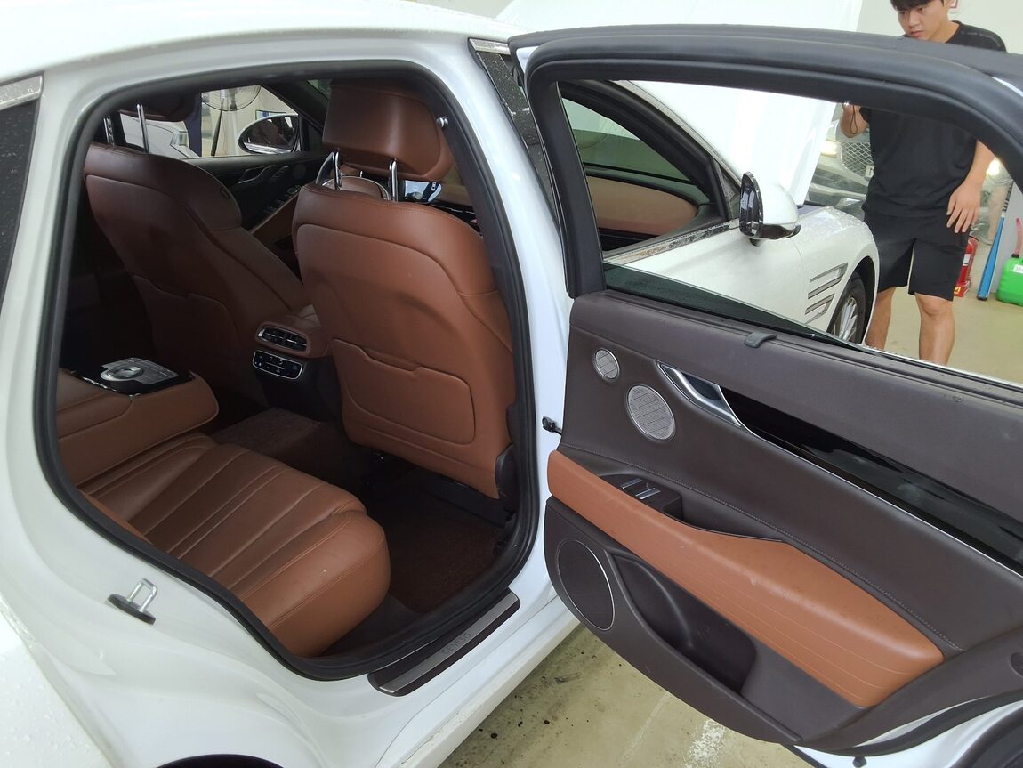 GENESIS THE ALL NEW G80 DIESEL 2.2 AWD BASE MODEL 2022 - zdjęcie 13