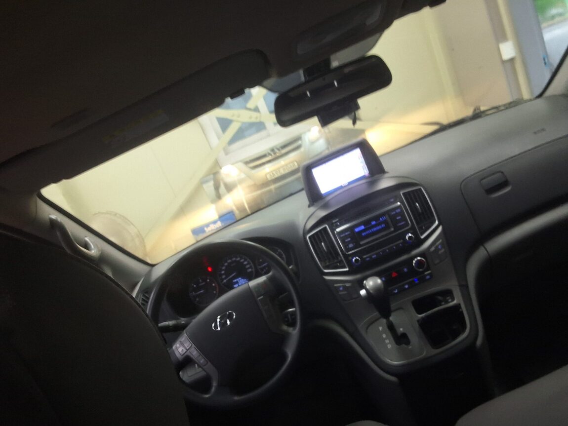 HYUNDAI GRAND STAREX 3-SEATER DIESEL VAN MODERN 2018 - zdjęcie 12