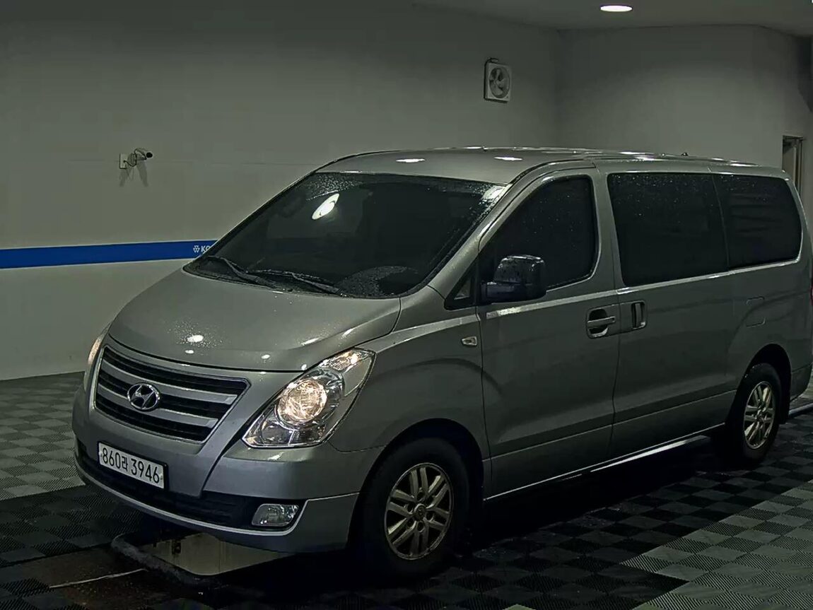 HYUNDAI GRAND STAREX 3-SEATER DIESEL VAN MODERN 2018 - zdjęcie 2