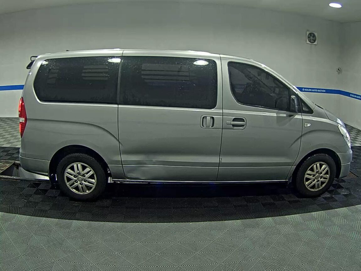 HYUNDAI GRAND STAREX 3-SEATER DIESEL VAN MODERN 2018 - zdjęcie 4