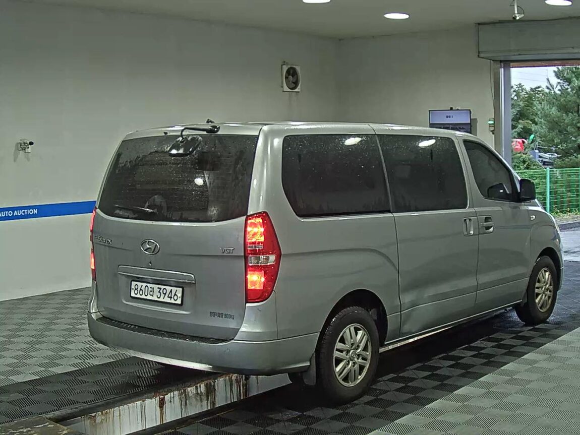HYUNDAI GRAND STAREX 3-SEATER DIESEL VAN MODERN 2018 - zdjęcie 5