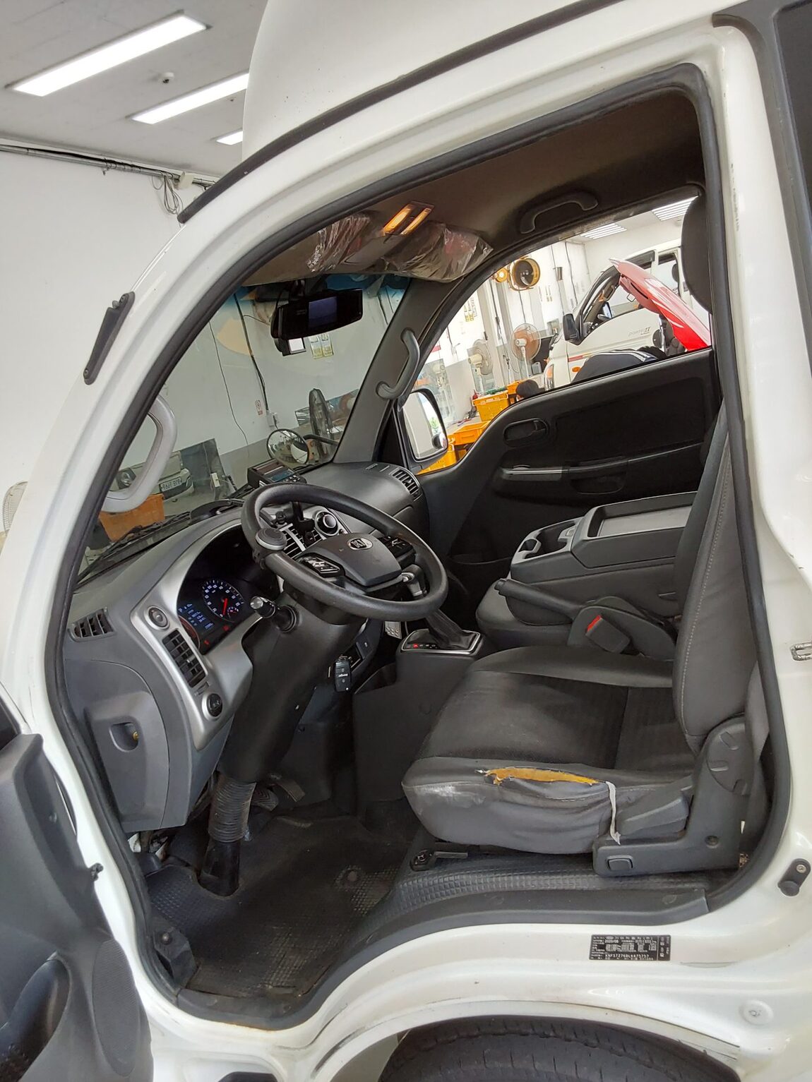 KIA THE NEW BONGO III CARGO BUILT-IN BOX TRUCK PLUS MODEL 2020 - zdjęcie 10