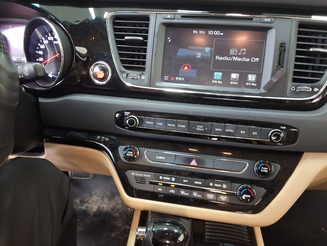 KIA ALL NEW CARNIVAL HI-LIMOUSINE DIESEL 9-SEATER NOBLESSE 2016 - zdjęcie 23