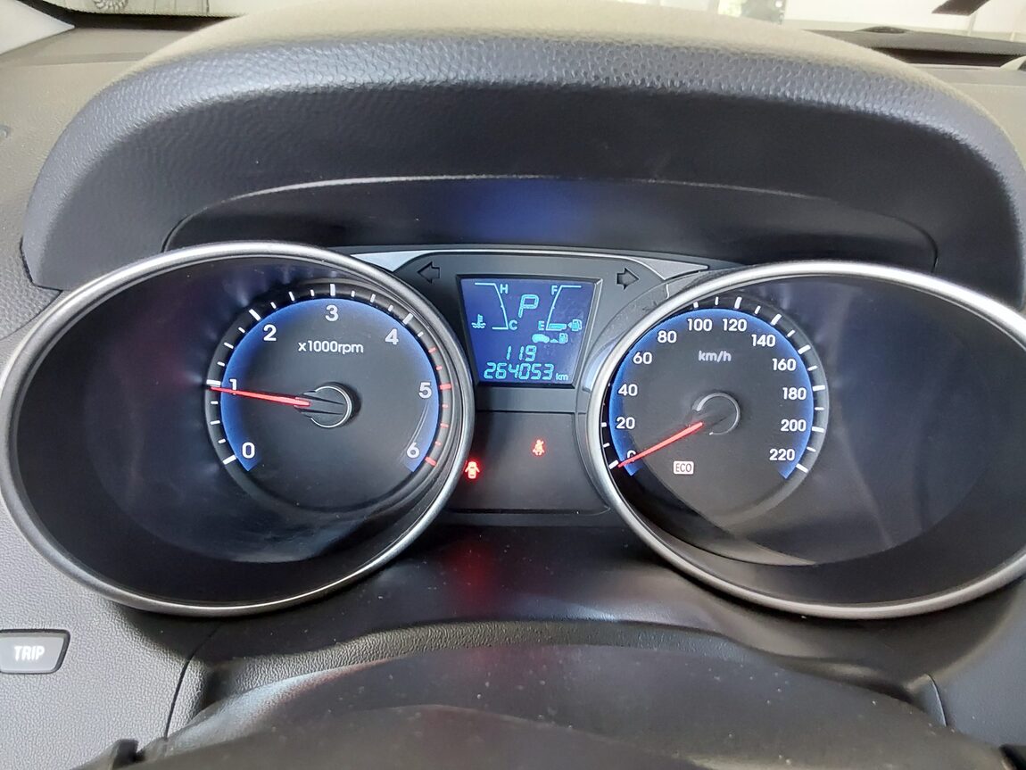 HYUNDAI TUCSON ix DIESEL R20 4WD LX20 PREMIER 2010 - zdjęcie 9