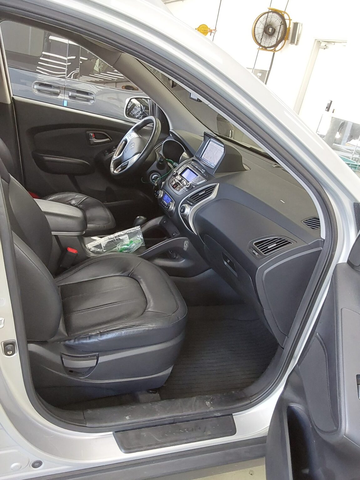 HYUNDAI TUCSON ix DIESEL R20 4WD LX20 PREMIER 2010 - zdjęcie 14