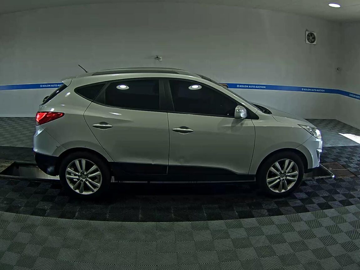 HYUNDAI TUCSON ix DIESEL R20 4WD LX20 PREMIER 2010 - zdjęcie 4