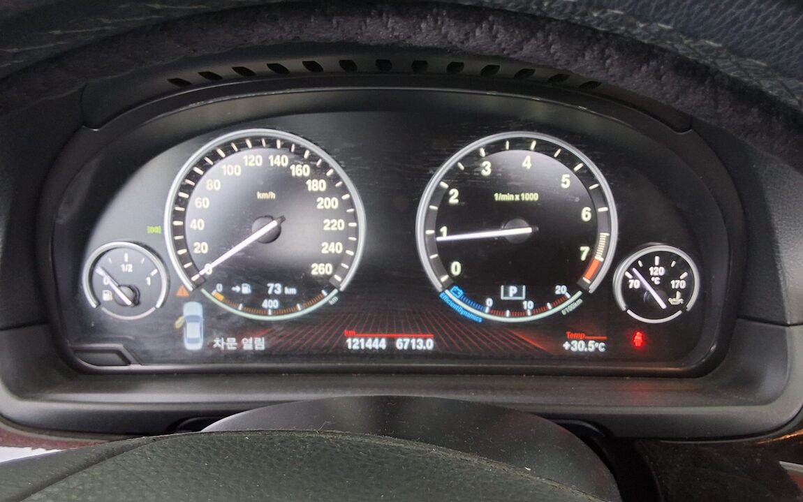 BMW 5 SERIES (6TH GEN) 528i 2012 - zdjęcie 9