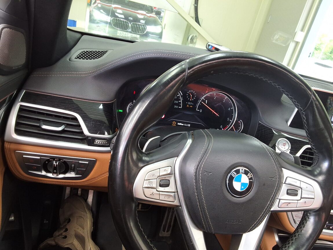 BMW 7 SERIES (6TH GEN) 740d xDRIVE M SPORT 2018 - zdjęcie 23