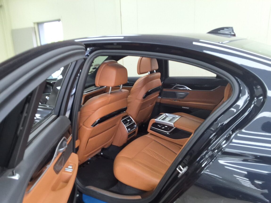 BMW 7 SERIES (6TH GEN) 740d xDRIVE M SPORT 2018 - zdjęcie 13