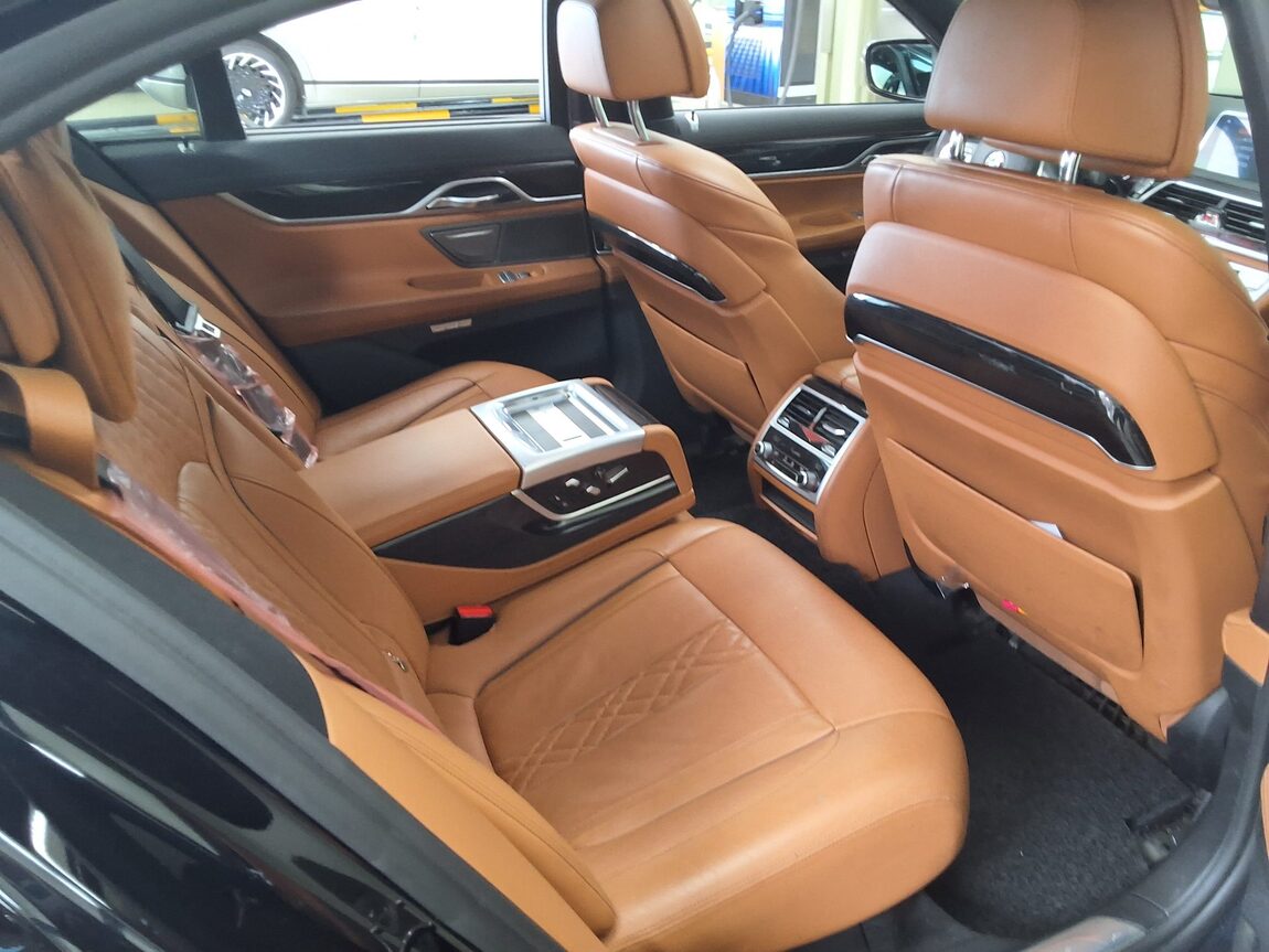 BMW 7 SERIES (6TH GEN) 740d xDRIVE M SPORT 2018 - zdjęcie 14