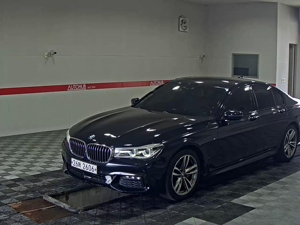 BMW 7 SERIES (6TH GEN) 740d xDRIVE M SPORT 2018 - zdjęcie 2