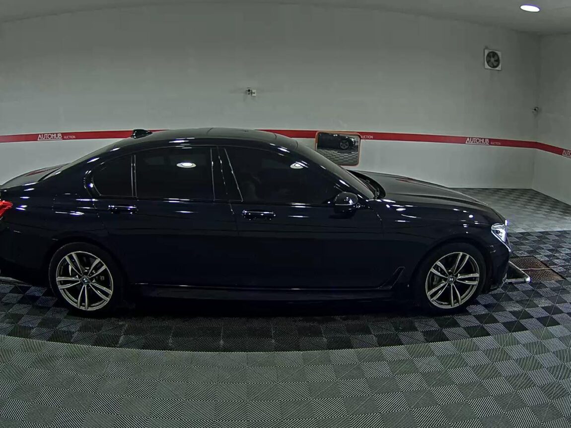BMW 7 SERIES (6TH GEN) 740d xDRIVE M SPORT 2018 - zdjęcie 4