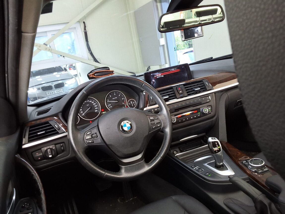 BMW 3 SERIES (6TH GEN) 320d xDRIVE 2014 - zdjęcie 12