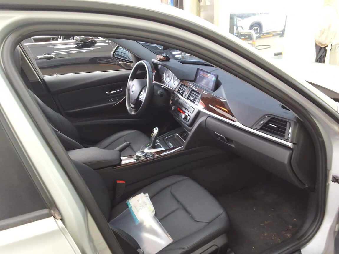 BMW 3 SERIES (6TH GEN) 320d xDRIVE 2014 - zdjęcie 15