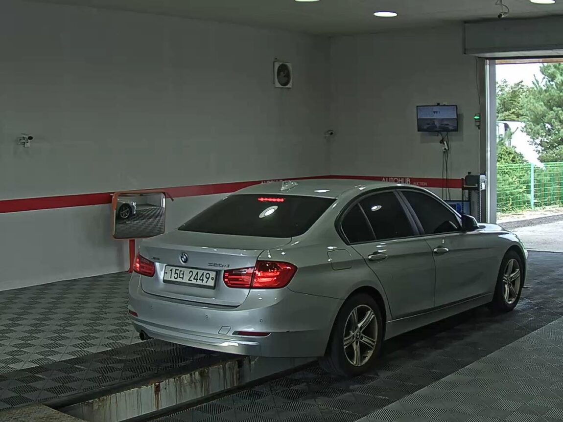 BMW 3 SERIES (6TH GEN) 320d xDRIVE 2014 - zdjęcie 5