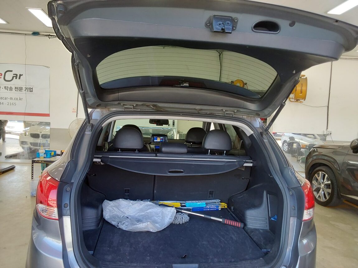 HYUNDAI TUCSON ix DIESEL R20 2WD LX20 PREMIER 2010 - zdjęcie 15