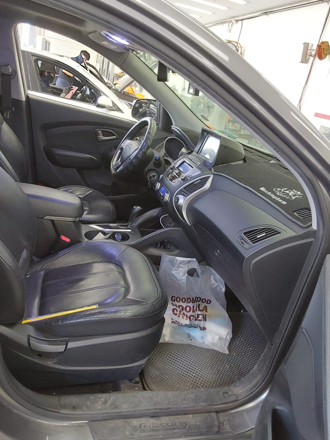 HYUNDAI TUCSON ix DIESEL R20 2WD LX20 PREMIER 2010 - zdjęcie 14