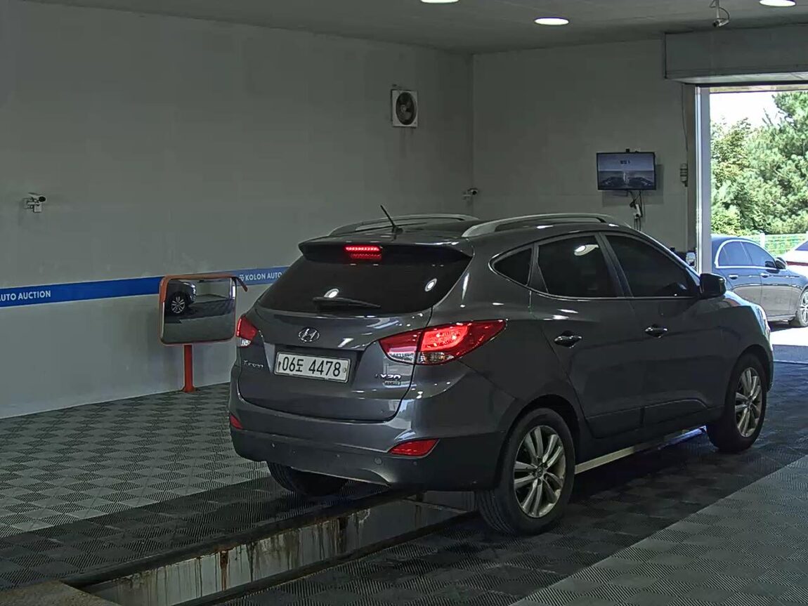 HYUNDAI TUCSON ix DIESEL R20 2WD LX20 PREMIER 2010 - zdjęcie 5