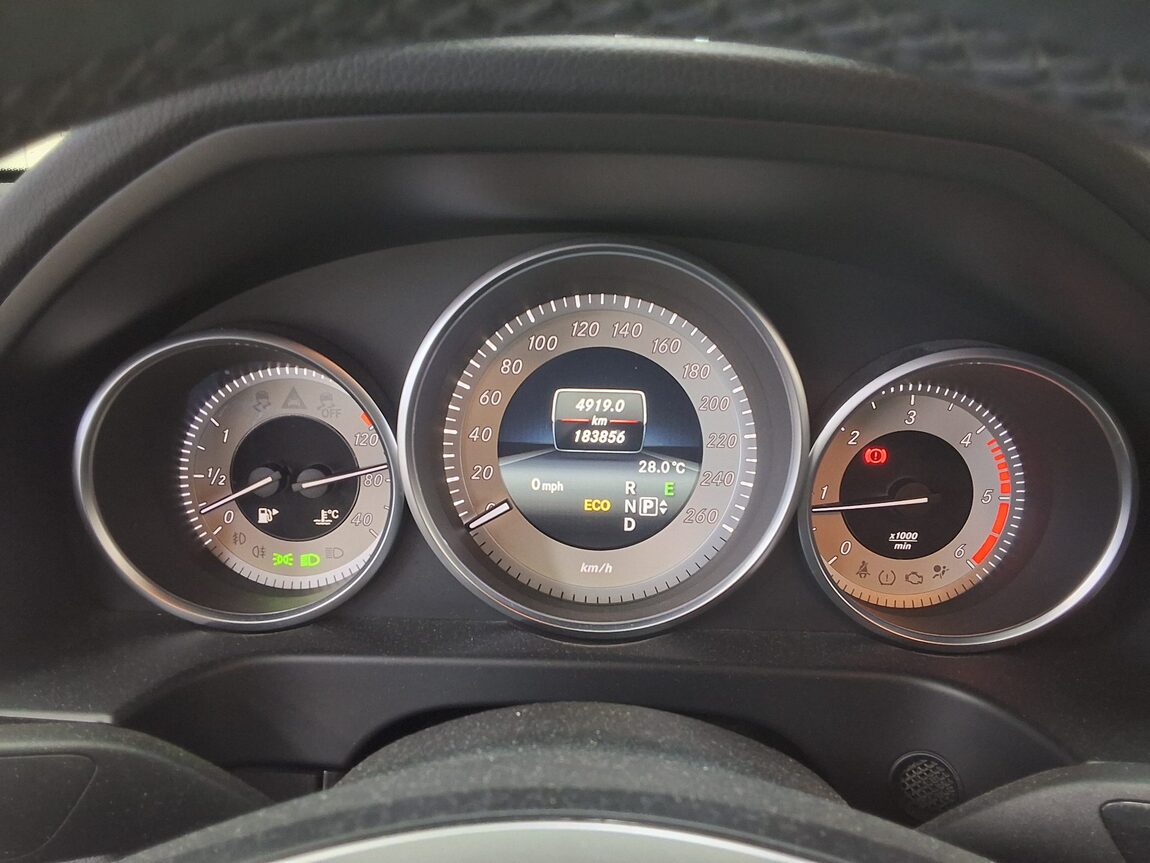 MERCEDES-BENZ E-CLASS (4TH GEN) E250 CDI 4MATIC 2014 - zdjęcie 10