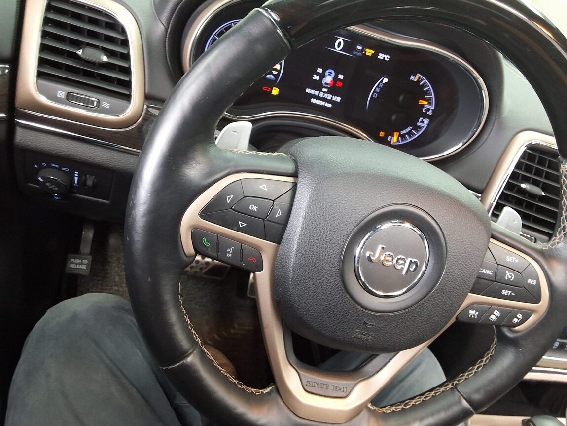 JEEP GRAND CHEROKEE (WK2) 3.0 V6 TURBO DIESEL OVERLAND 2016 - zdjęcie 23