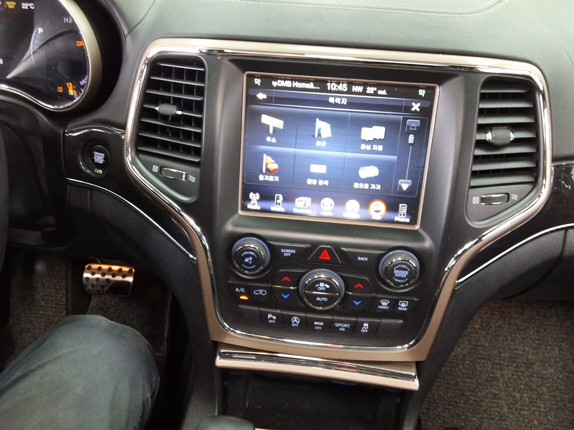 JEEP GRAND CHEROKEE (WK2) 3.0 V6 TURBO DIESEL OVERLAND 2016 - zdjęcie 24