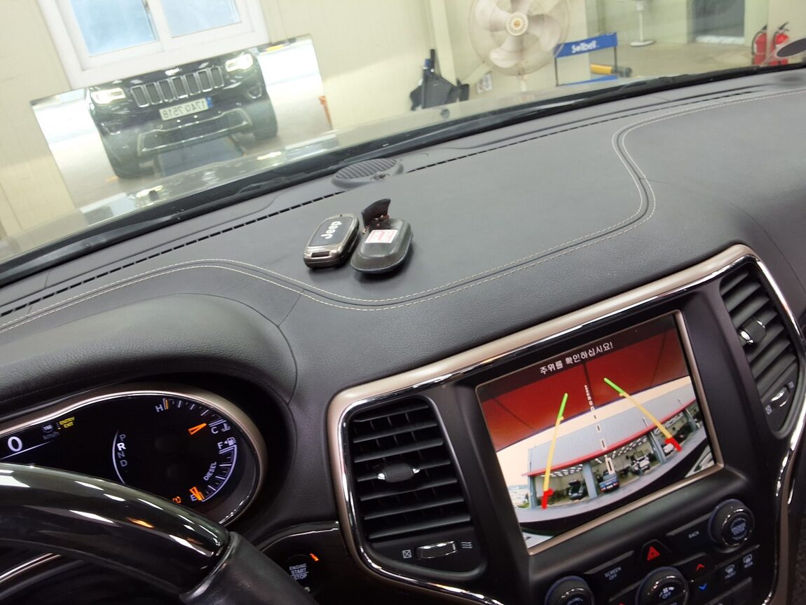 JEEP GRAND CHEROKEE (WK2) 3.0 V6 TURBO DIESEL OVERLAND 2016 - zdjęcie 25