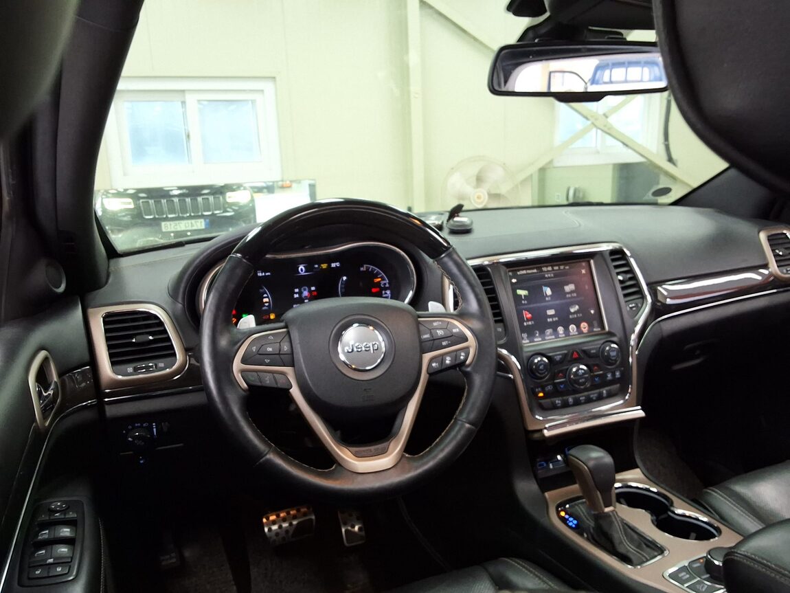 JEEP GRAND CHEROKEE (WK2) 3.0 V6 TURBO DIESEL OVERLAND 2016 - zdjęcie 12