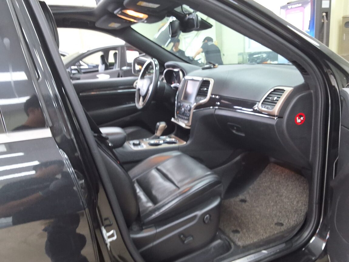 JEEP GRAND CHEROKEE (WK2) 3.0 V6 TURBO DIESEL OVERLAND 2016 - zdjęcie 15