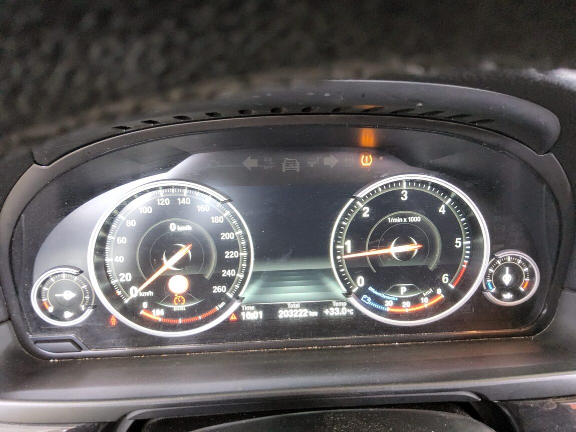 BMW 5 SERIES (6TH GEN) 520d xDRIVE M AERODYNAMIC 2016 - zdjęcie 9