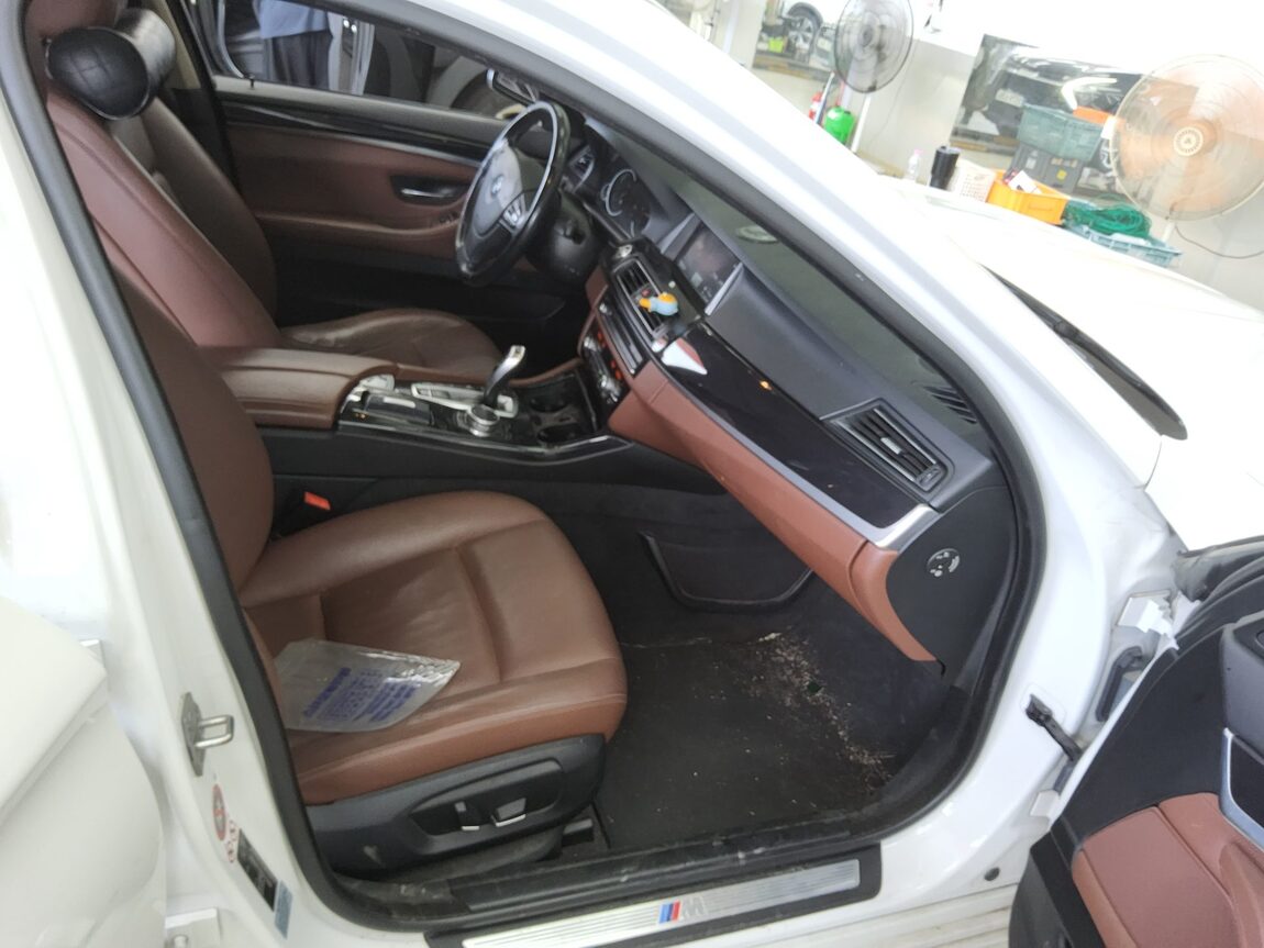 BMW 5 SERIES (6TH GEN) 520d xDRIVE M AERODYNAMIC 2016 - zdjęcie 14