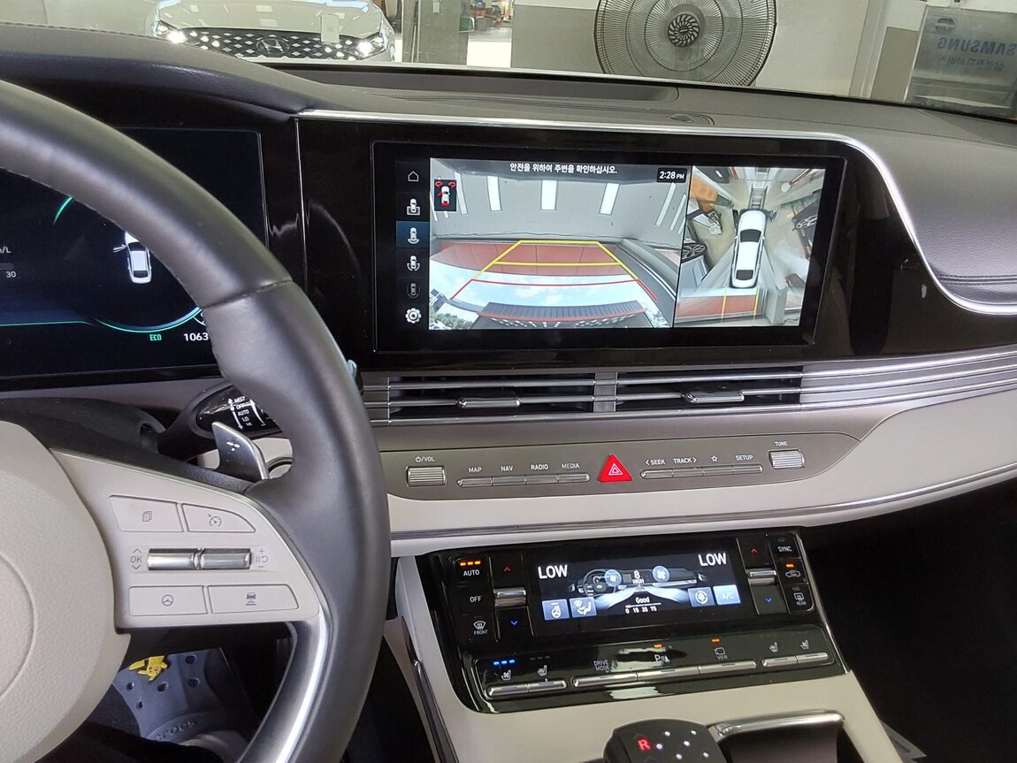HYUNDAI THE NEW GRANDEUR IG GASOLINE 2.5 LE BLANC 2023 - zdjęcie 17
