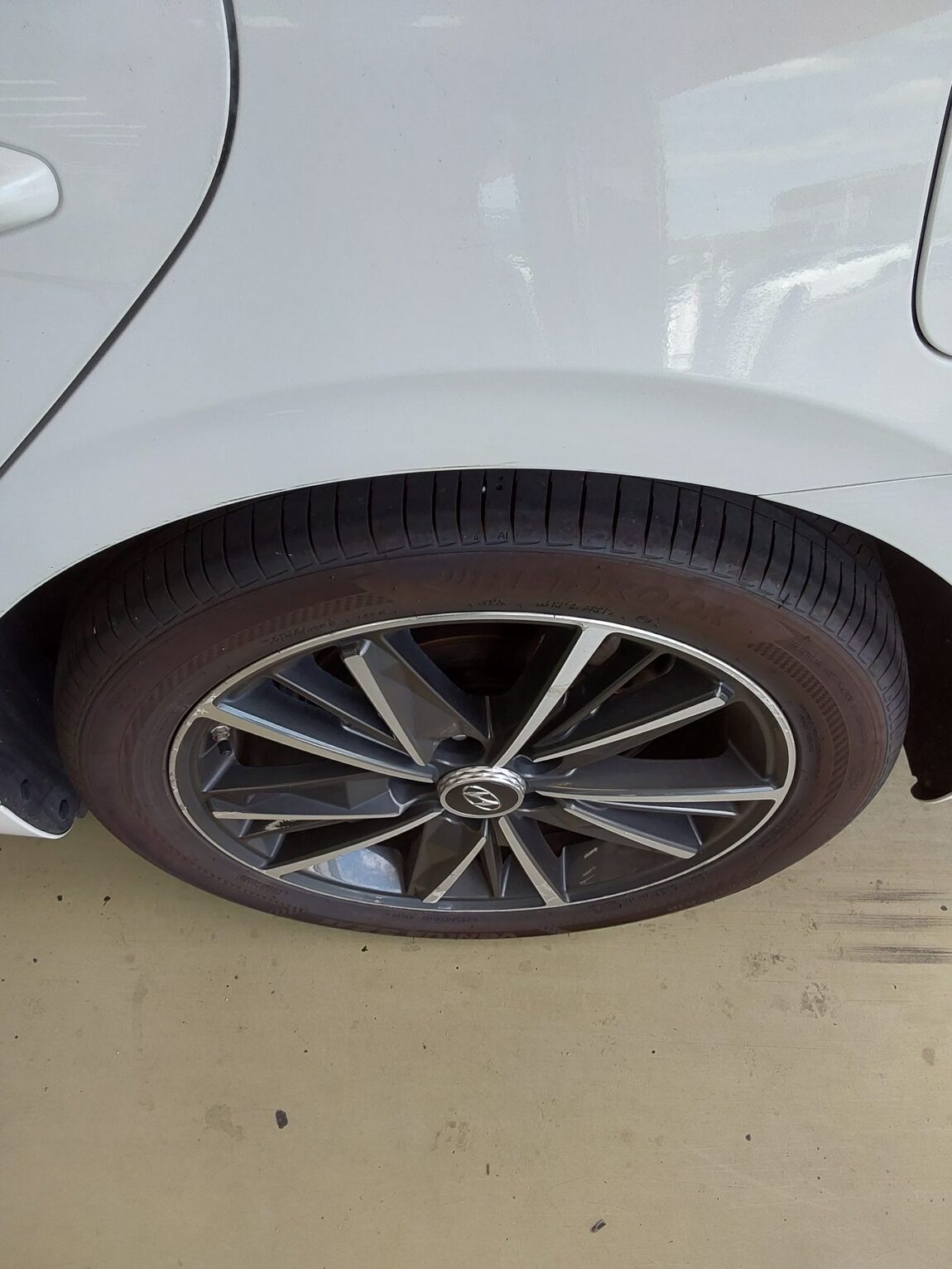 HYUNDAI THE NEW GRANDEUR IG GASOLINE 2.5 LE BLANC 2023 - zdjęcie 20