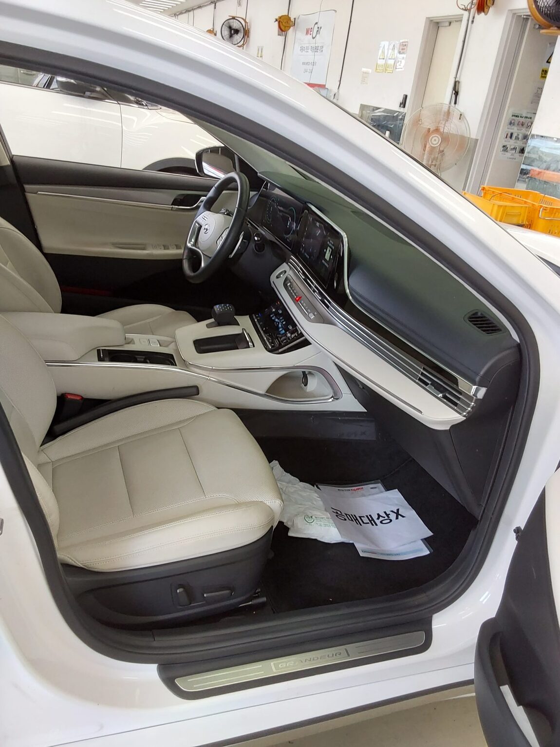 HYUNDAI THE NEW GRANDEUR IG GASOLINE 2.5 LE BLANC 2023 - zdjęcie 14