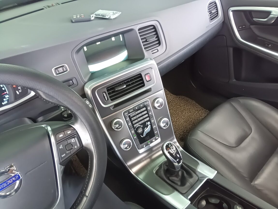 VOLVO V60 D3 MOMENTUM 2016 - zdjęcie 11
